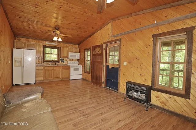 $589,000 | 495 Bear Hollow Road, Oneida, TN 37841