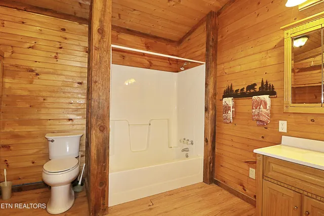 $589,000 | 495 Bear Hollow Road, Oneida, TN 37841