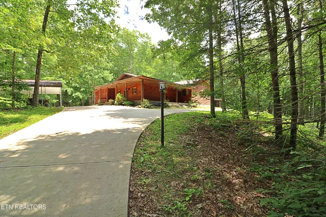 $589,000 | 495 Bear Hollow Road, Oneida, TN 37841