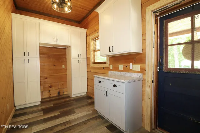 $589,000 | 495 Bear Hollow Road, Oneida, TN 37841