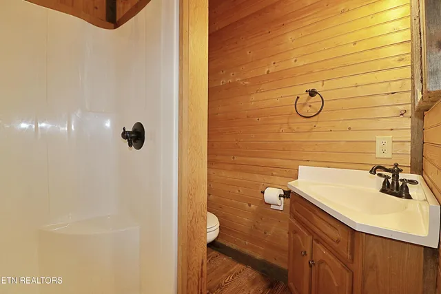 $589,000 | 495 Bear Hollow Road, Oneida, TN 37841