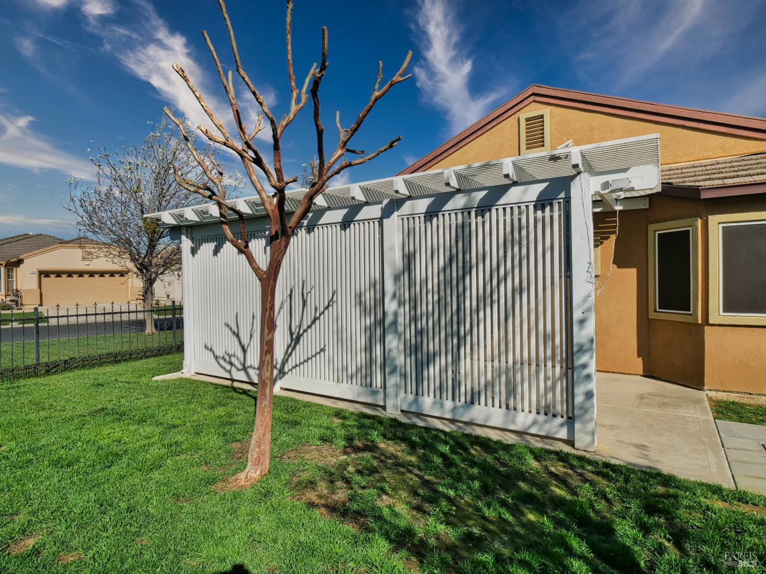 773 Turnberry Terrace Rio Vista, CA 94571 - Photo 29 of 52 a backyard of a house with lots of green space