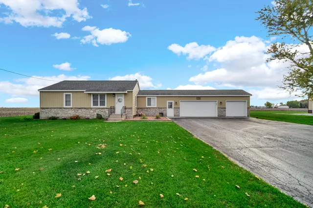 $314,900 | 526 East St Road 8, Kouts, IN 46347