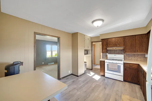 $314,900 | 526 East St Road 8, Kouts, IN 46347