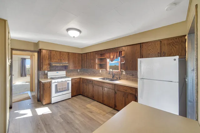 $314,900 | 526 East St Road 8, Kouts, IN 46347