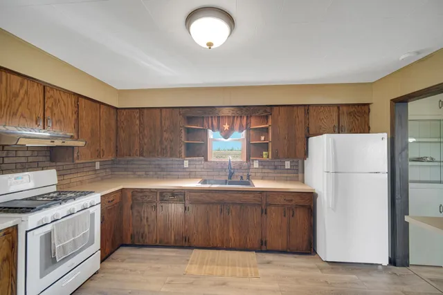 $314,900 | 526 East St Road 8, Kouts, IN 46347