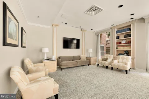 $399,000 | 4808 Moorland Lane, Unit 1102, Bethesda, MD 20814
