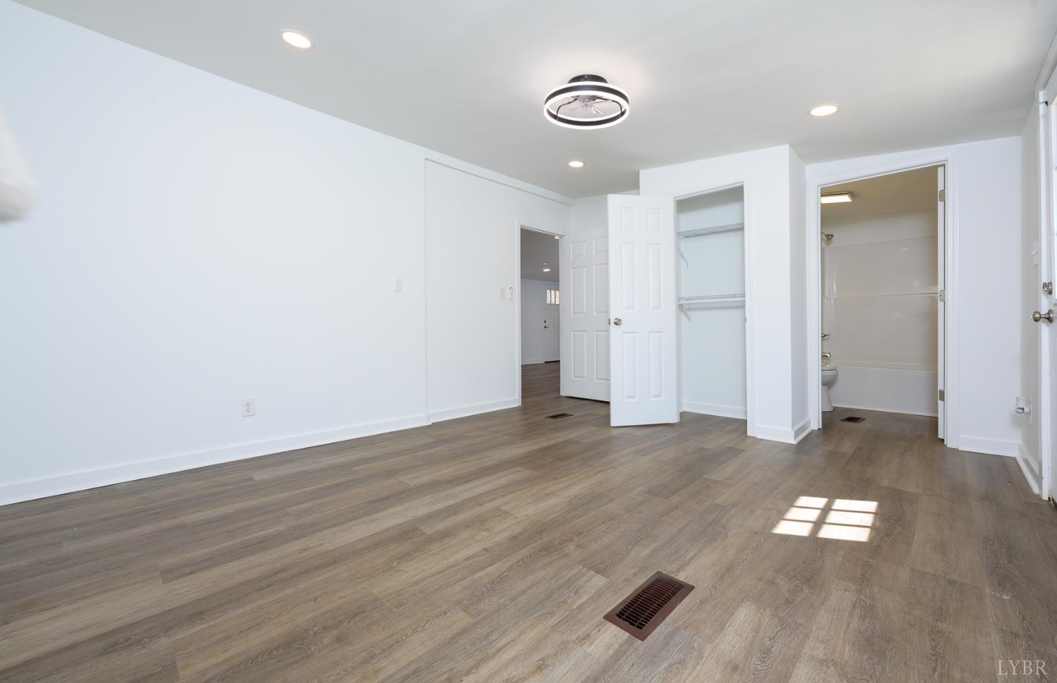 1860 South Coolwell Road Madison Heights, VA 24572 - Photo 15 of 42