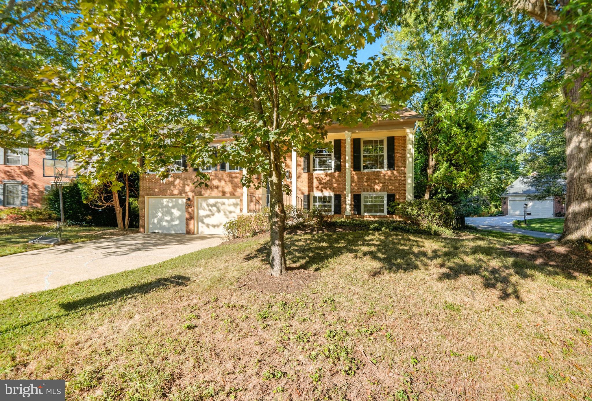 10196 Red Spruce Road Fairfax, VA 22032 - Photo 3 of 36