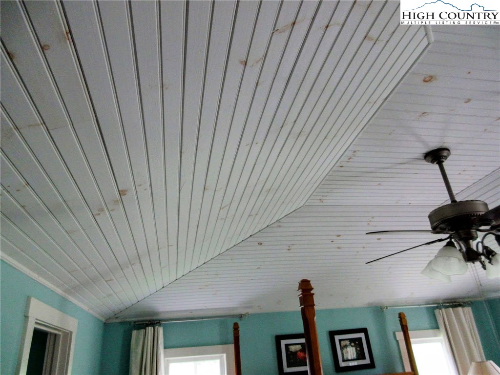 1294 Spencer Branch Road Lansing, NC 28643 - Photo 17 of 42 a view of a balcony