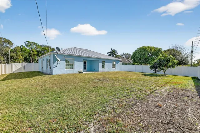 $2,275 | 1855 17th Avenue Southwest, Vero Beach, FL 32962