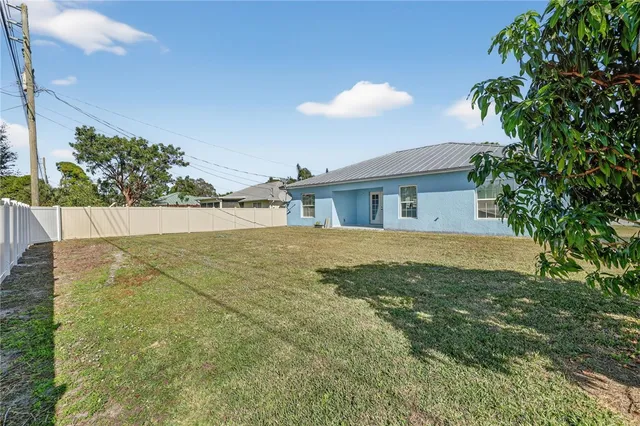 $2,275 | 1855 17th Avenue Southwest, Vero Beach, FL 32962