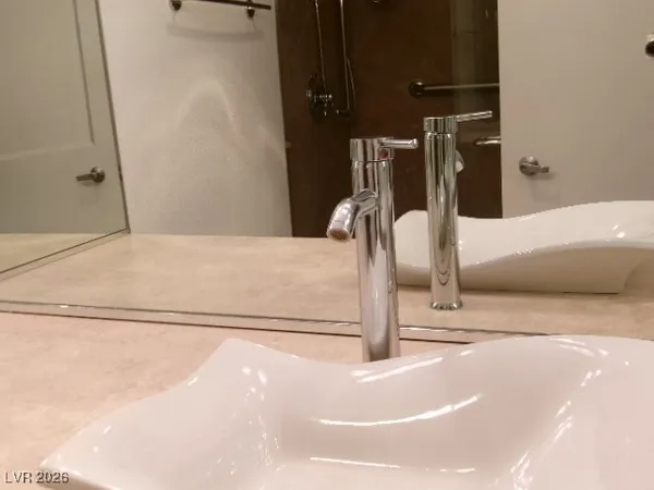 $2,490 | 3111 Bel Air Drive, Unit 12E, Las Vegas, NV 89109