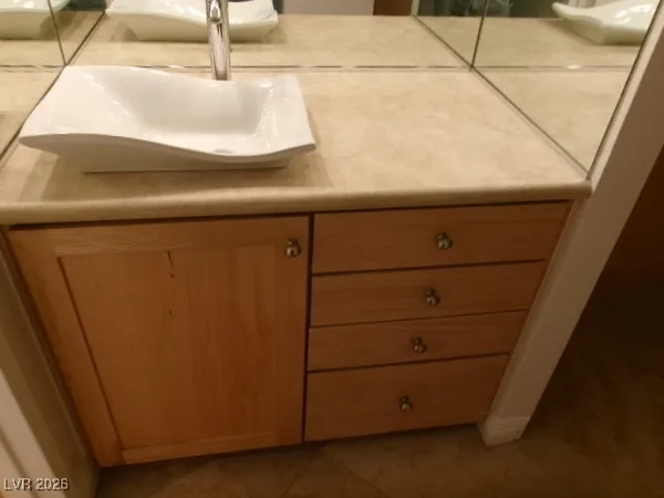 $2,490 | 3111 Bel Air Drive, Unit 12E, Las Vegas, NV 89109