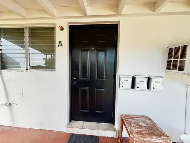 $2,500 | 226 Southwest 6th Street, Unit A, Dania Beach, FL 33004