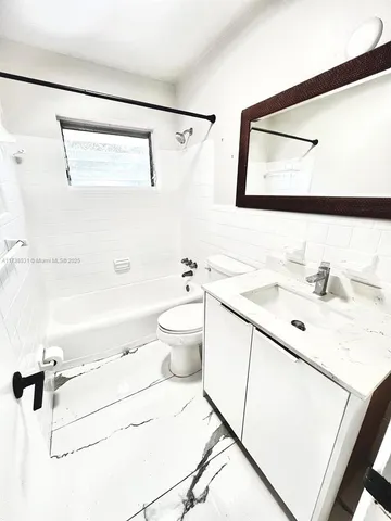 $2,500 | 226 Southwest 6th Street, Unit A, Dania Beach, FL 33004