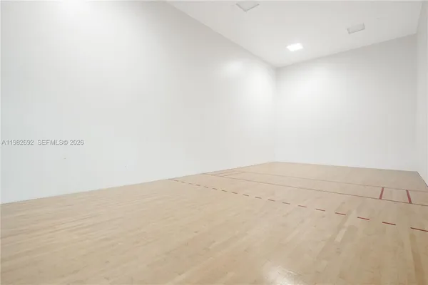 $8,500 | 2950 Northeast 188th Street, Unit 150, Aventura, FL 33180