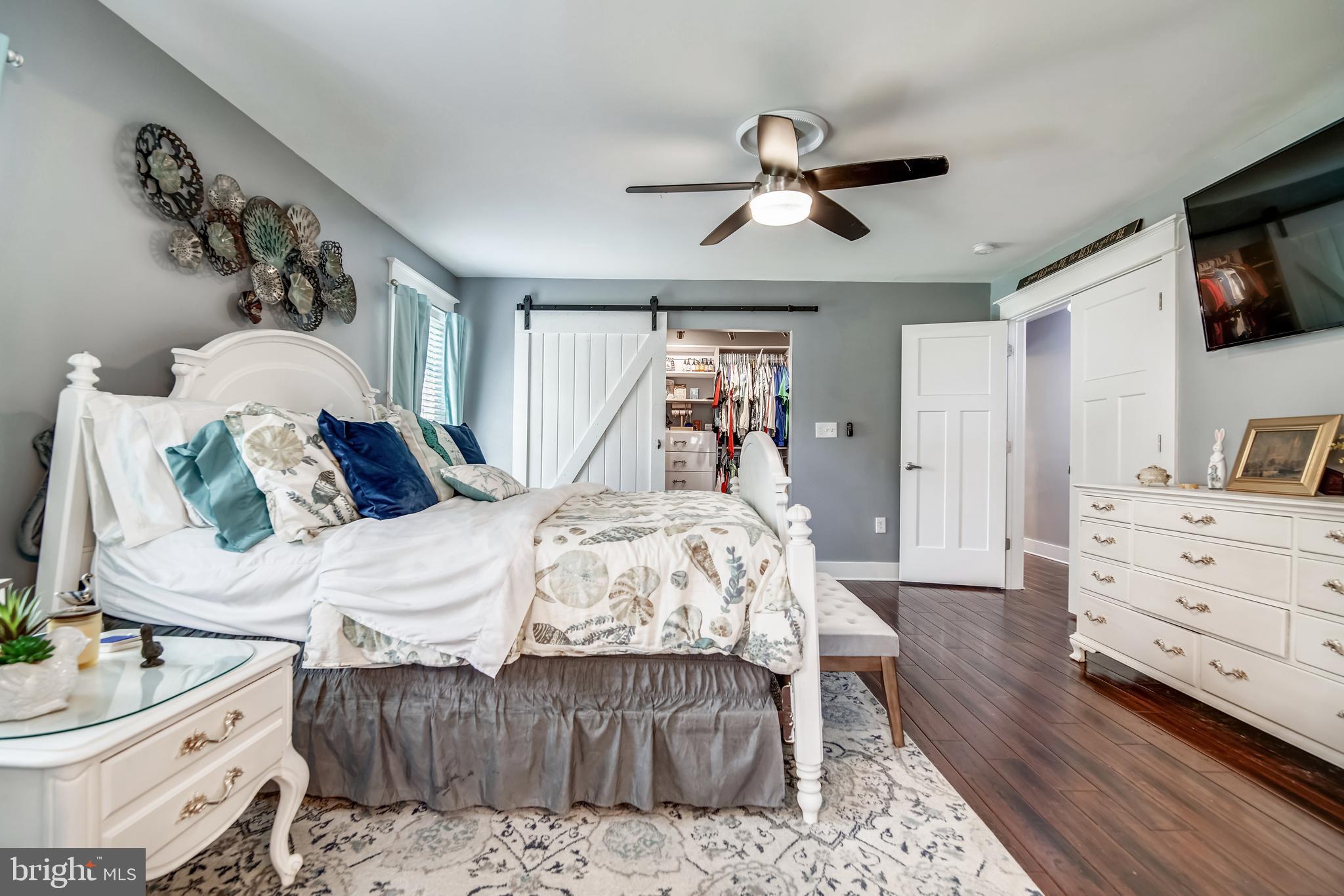 11809 Rivershore Drive Dunkirk, MD 20754 - Photo 21 of 81 Master Suite w/ Wood flrs and large walk-in closet