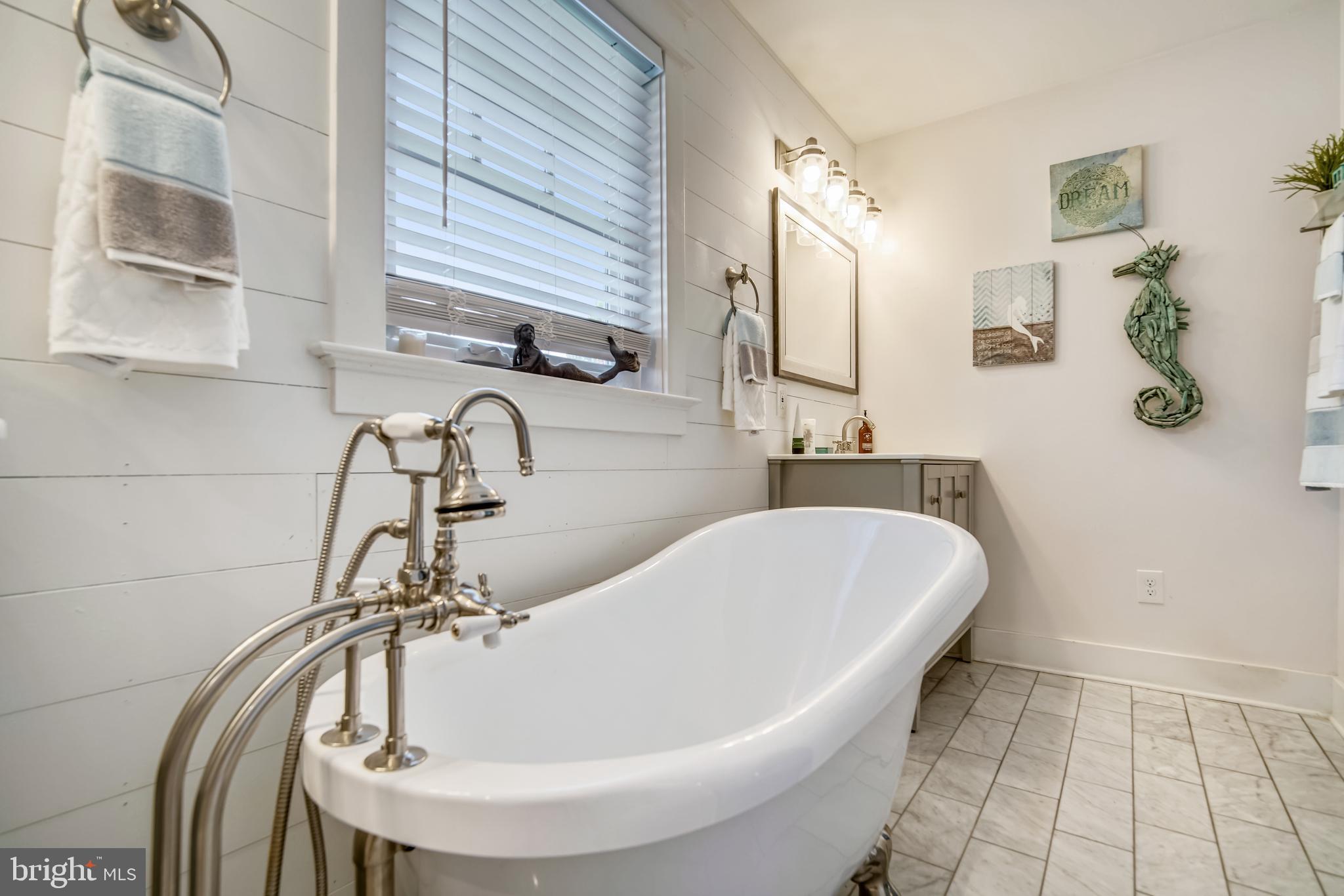 11809 Rivershore Drive Dunkirk, MD 20754 - Photo 31 of 81 Relax in this beautiful Tub