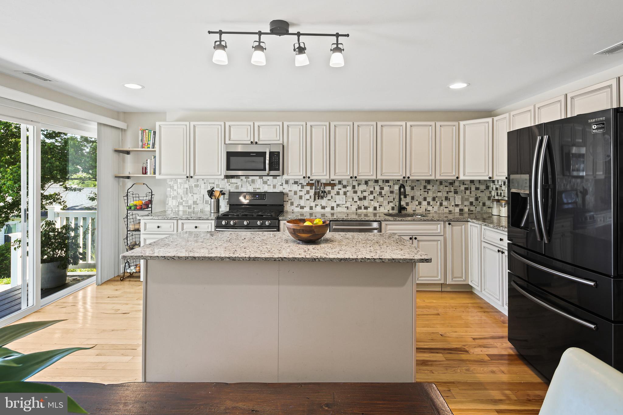 10517 Longbranch Road Cockeysville, MD 21030 - Photo 13 of 42 Kitchen