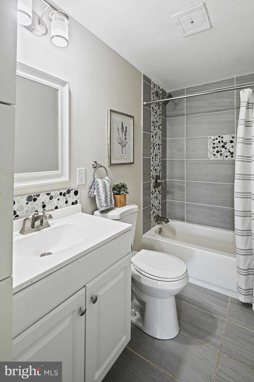 10517 Longbranch Road Cockeysville, MD 21030 - Photo 23 of 42 Bathroom