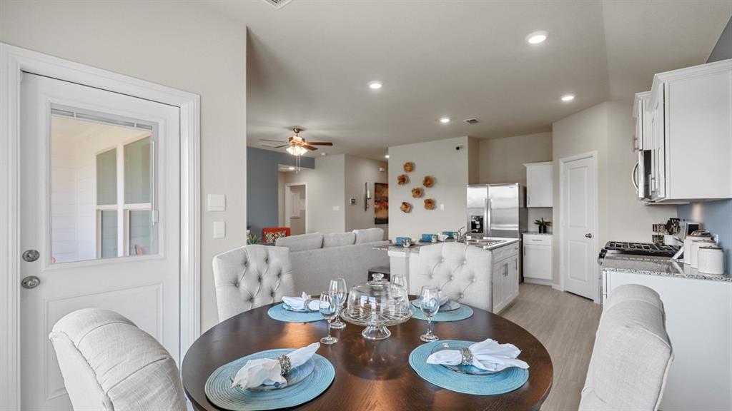 16549 Hudson Pr Way Justin, TX 76247 - Photo 8 of 38