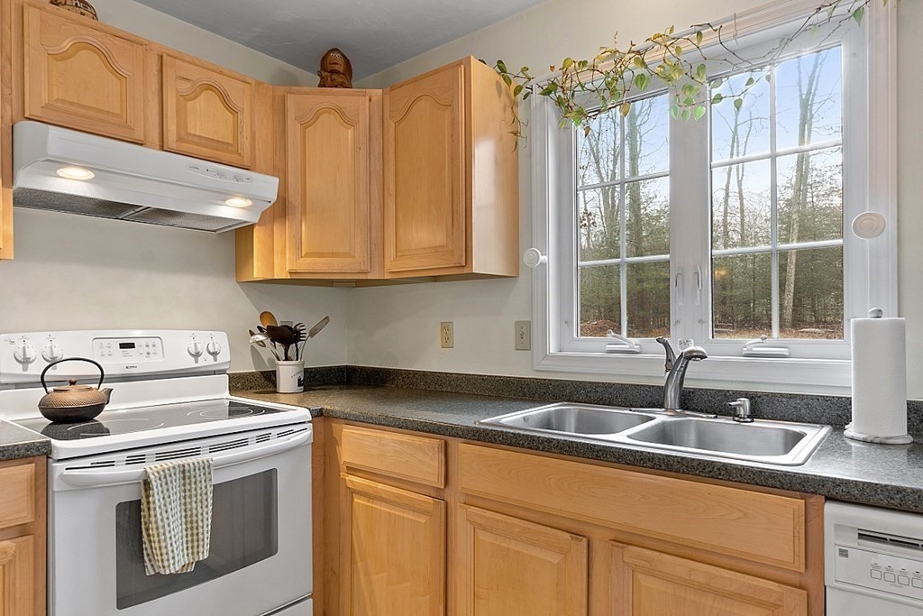 223 Adams Road East Brookfield, MA 01515 - Photo 11 of 34