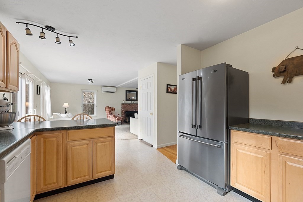 223 Adams Road East Brookfield, MA 01515 - Photo 12 of 34