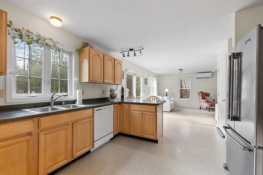 223 Adams Road East Brookfield, MA 01515 - Photo 13 of 34