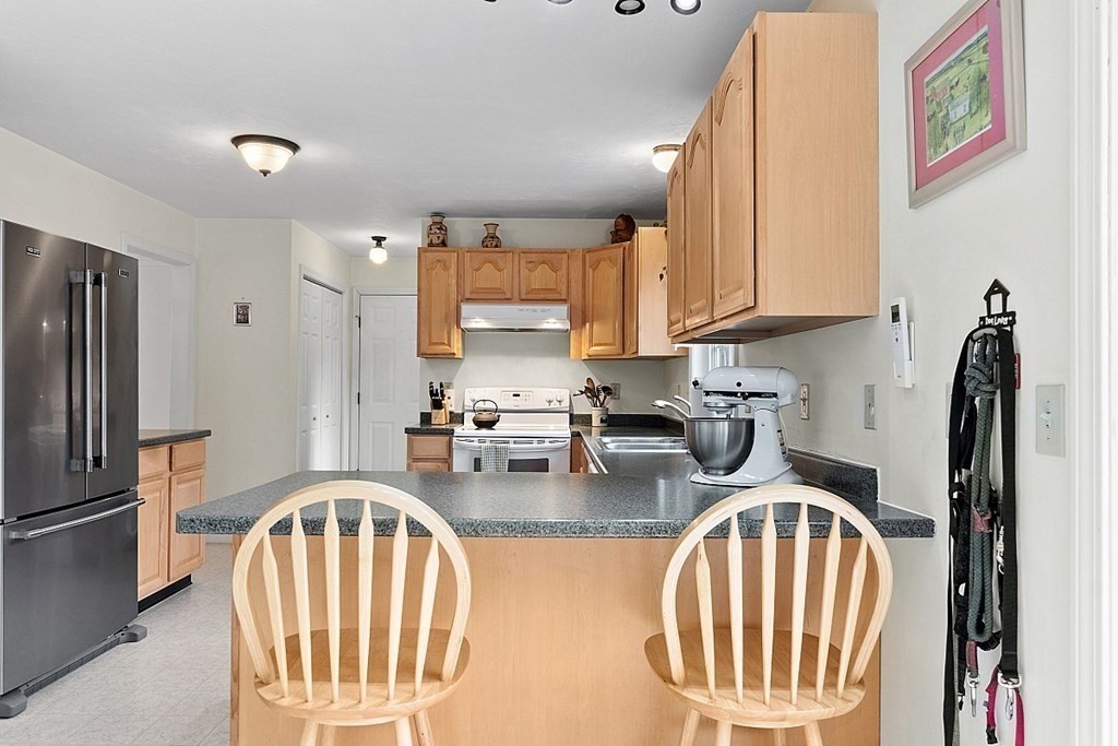 223 Adams Road East Brookfield, MA 01515 - Photo 9 of 34