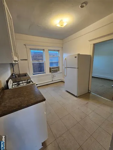 $1,550 | 844 Main Street, Unit 2, Paterson, NJ 07503