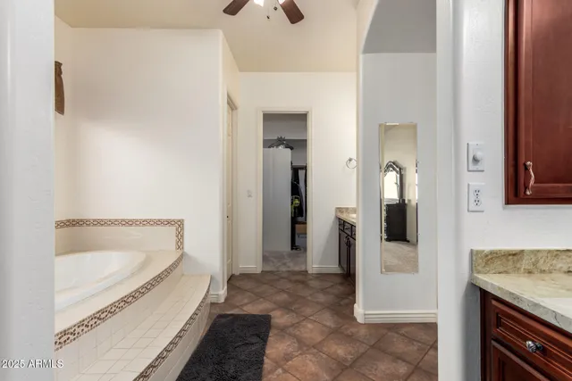 $875,000 | 4352 East Santa Fe Court, Gilbert, AZ 85297