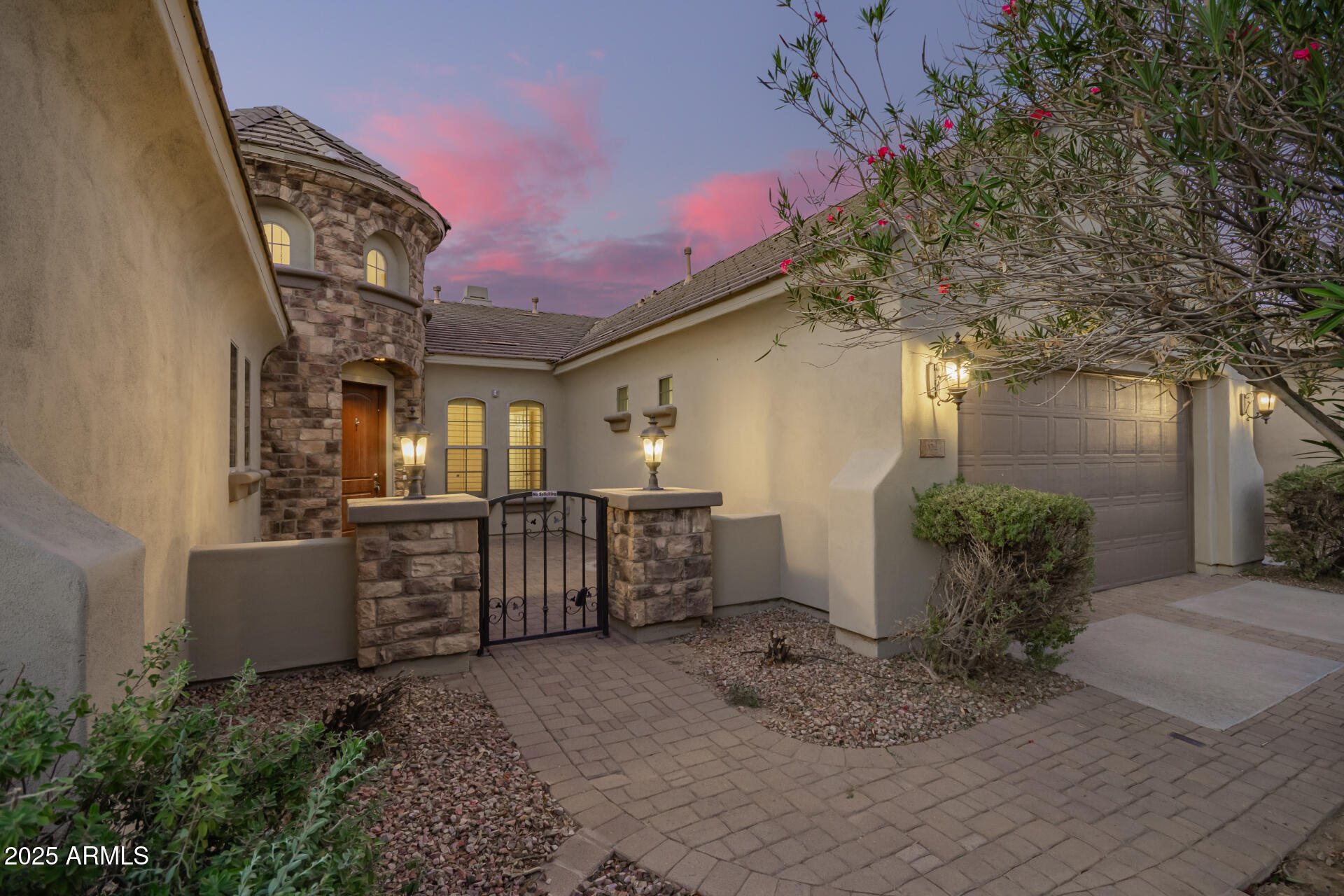 4352 East Santa Fe Court Gilbert, AZ 85297 - Photo 3 of 37 08 - Santa Fe