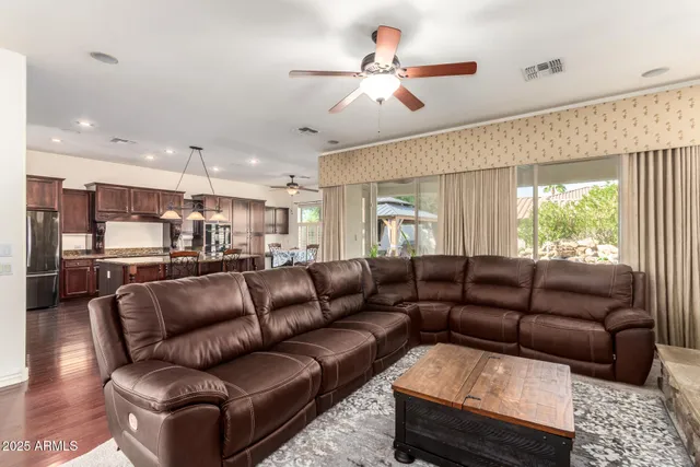$875,000 | 4352 East Santa Fe Court, Gilbert, AZ 85297