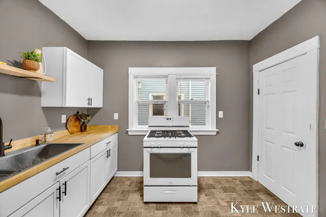 $209,900 | 1340 Manwaring Place Southeast, Grand Rapids, MI 49507