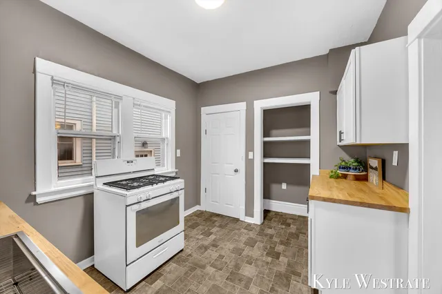 $209,900 | 1340 Manwaring Place Southeast, Grand Rapids, MI 49507