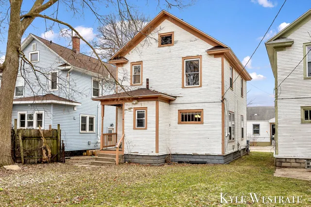 $209,900 | 1340 Manwaring Place Southeast, Grand Rapids, MI 49507