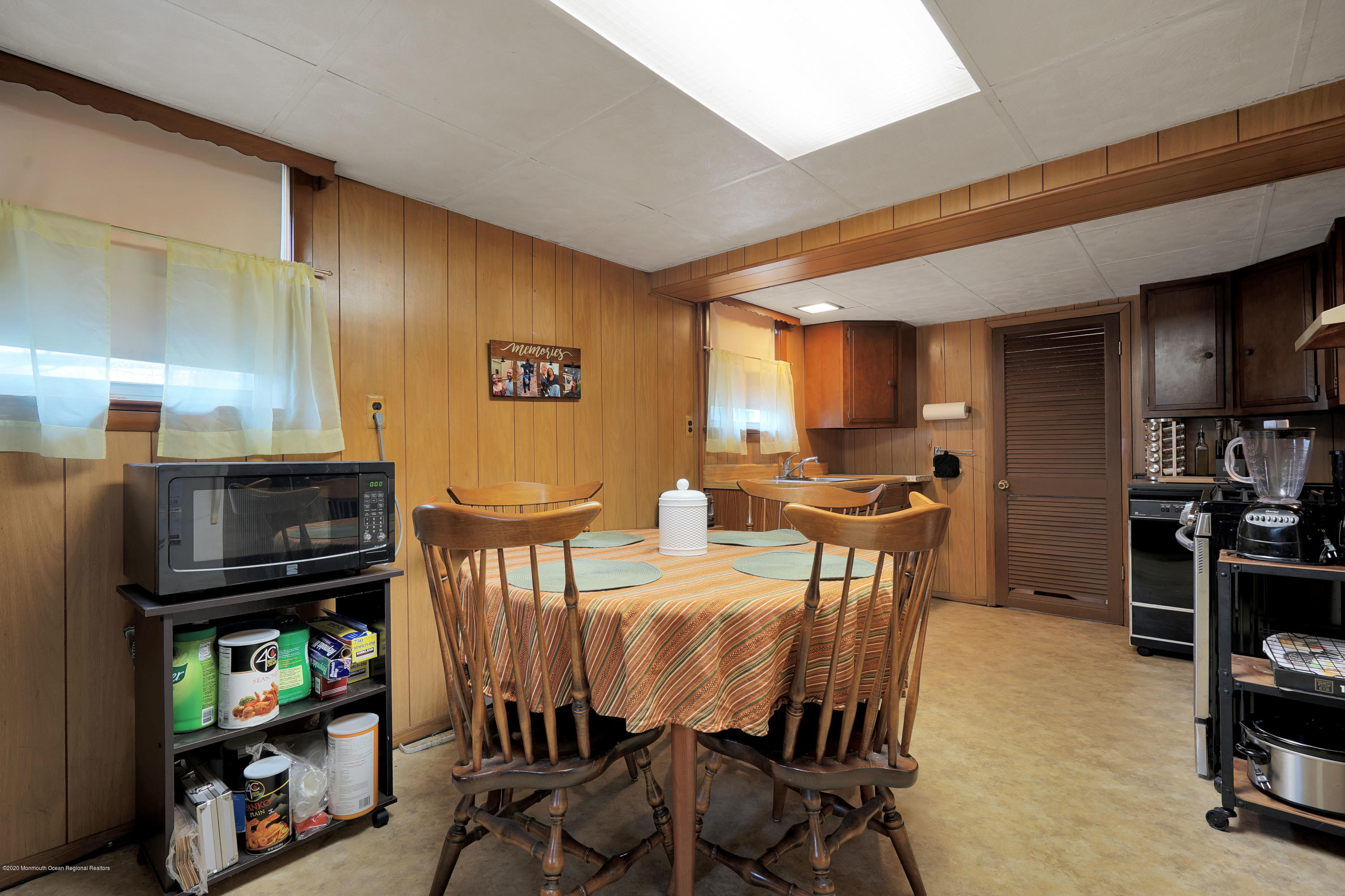 650 Lloyd Road Aberdeen, NJ 07747 - Photo 13 of 20 011_dsc05733