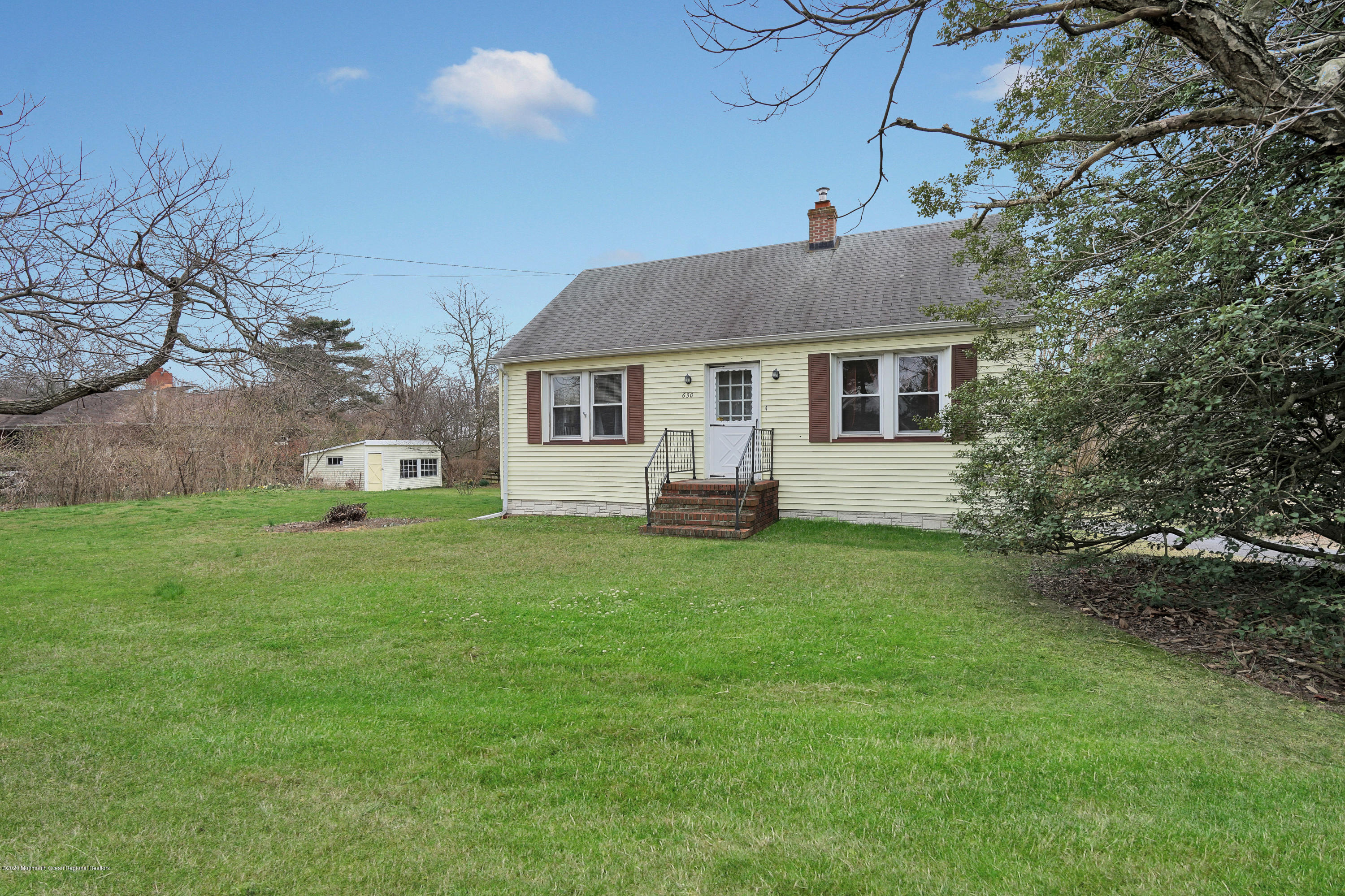 650 Lloyd Road Aberdeen, NJ 07747 - Photo 2 of 20 002_dsc05821_1