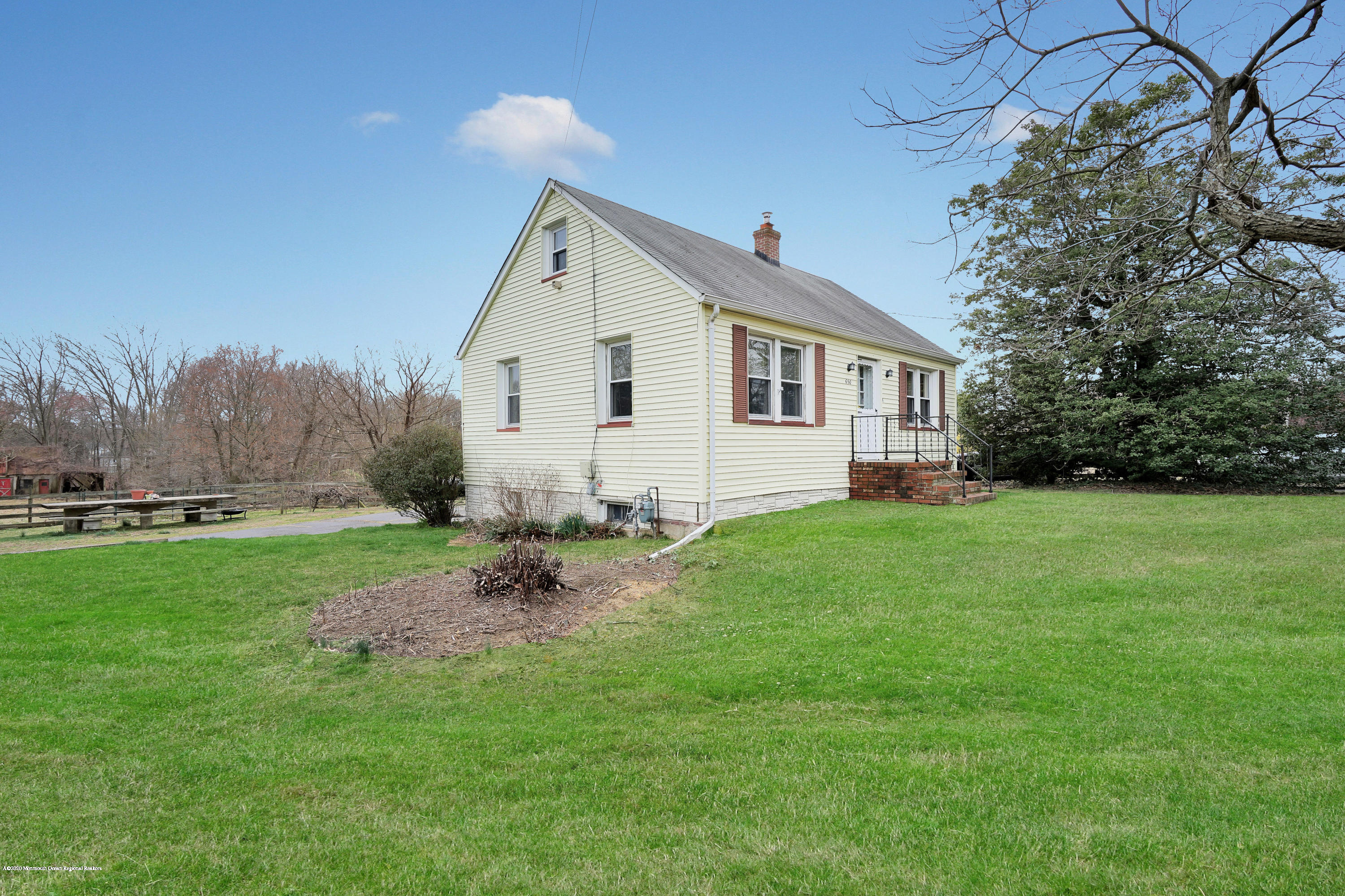 650 Lloyd Road Aberdeen, NJ 07747 - Photo 3 of 20 028_dsc05811_1