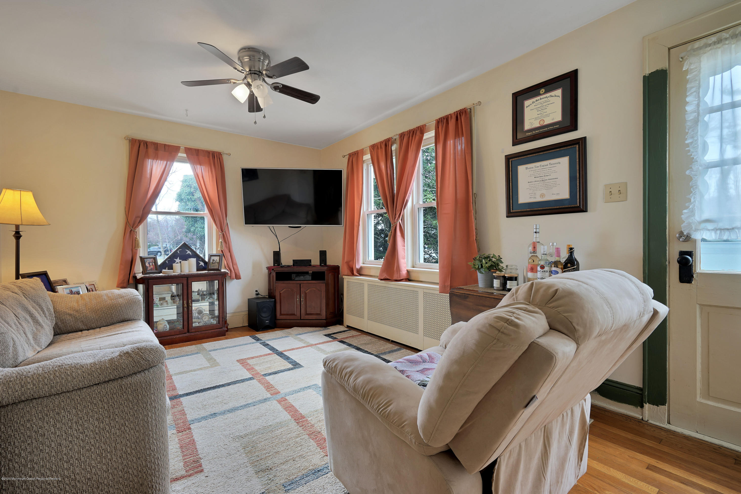 650 Lloyd Road Aberdeen, NJ 07747 - Photo 4 of 20 004_dsc05698