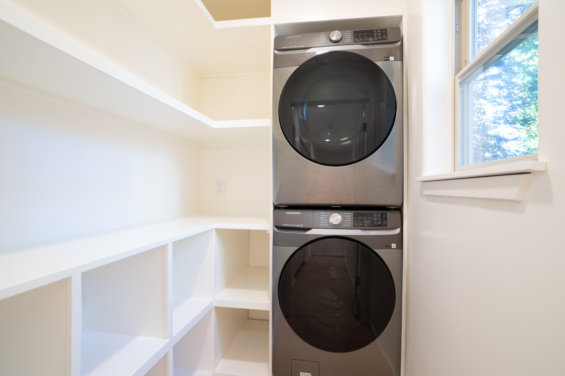 651 Whitetail Drive Hailey, ID 83333 - Photo 28 of 36 Laundry Room