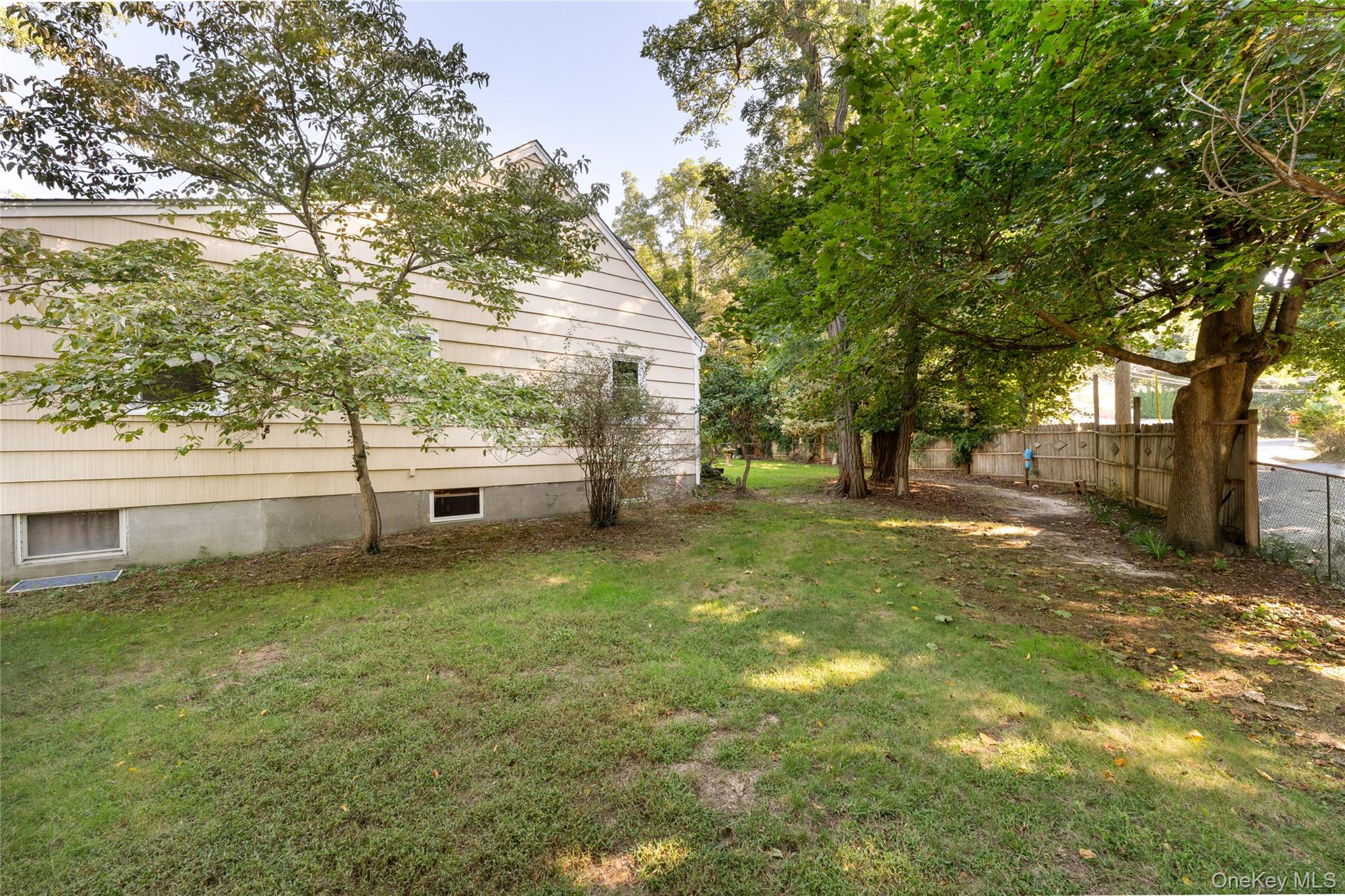 4 Acacia Road Rocky Point, NY 11778 - Photo 40 of 47 Gallery Image 40