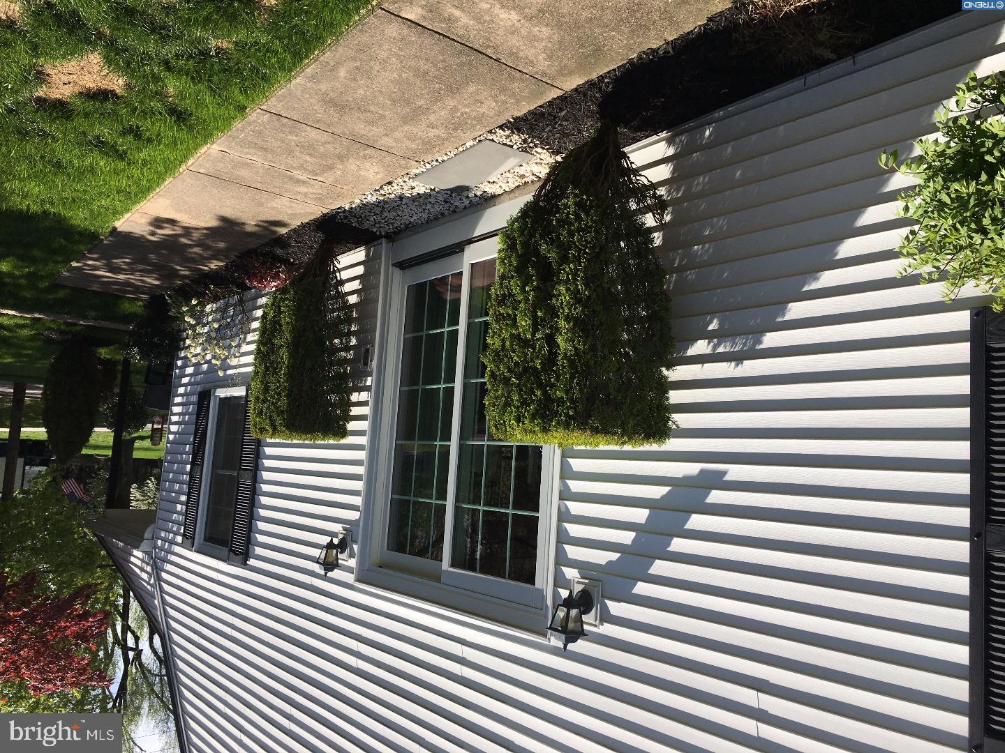 8715 Old Line Road Philadelphia, PA 19128 - Photo 5 of 24 Side Yard