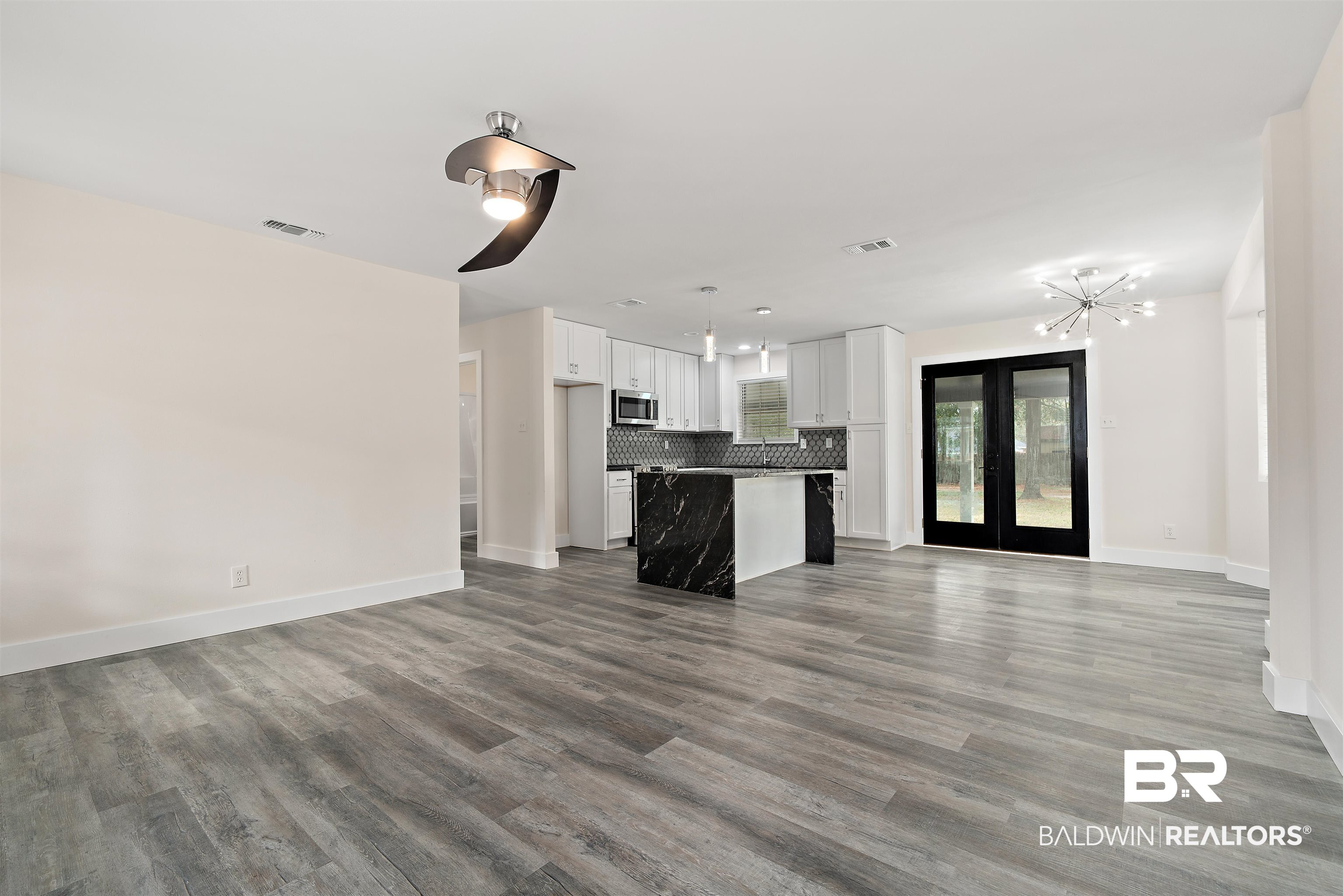 1009 Wesley Avenue Mobile, AL 36609 - Photo 4 of 26