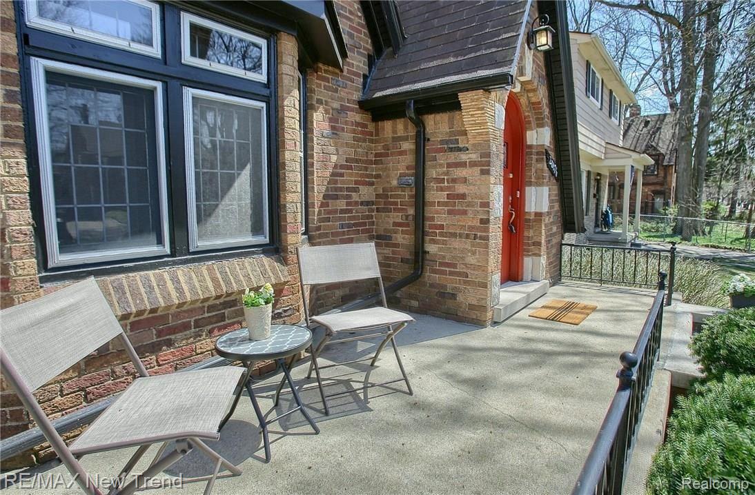20176 Briarcliff Road Detroit, MI 48221 - Photo 2 of 31 Front_Porch.jpg