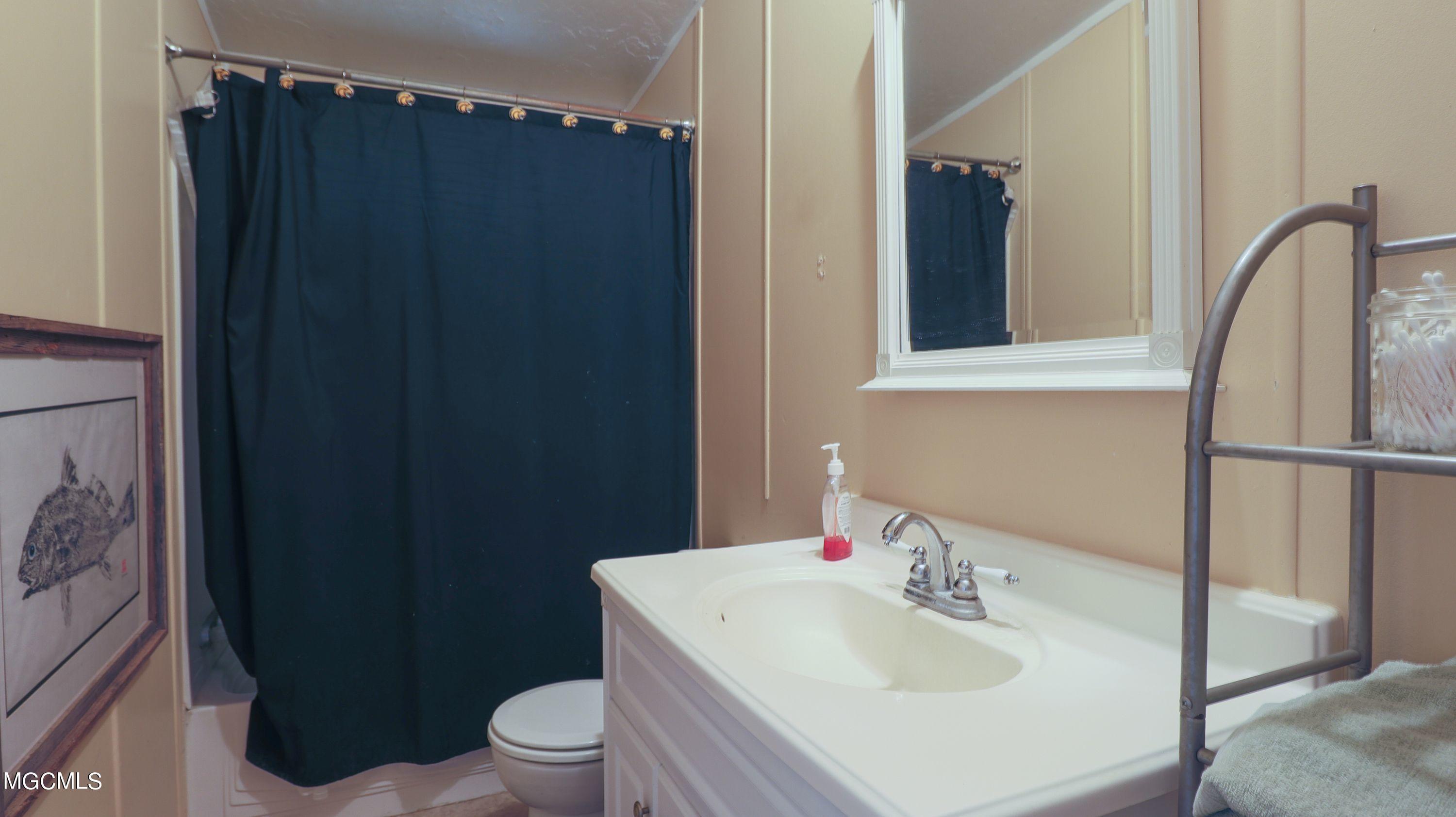 16480 Three Rivers Road Biloxi, MS 39532 - Photo 10 of 18 B7fz8Ddg