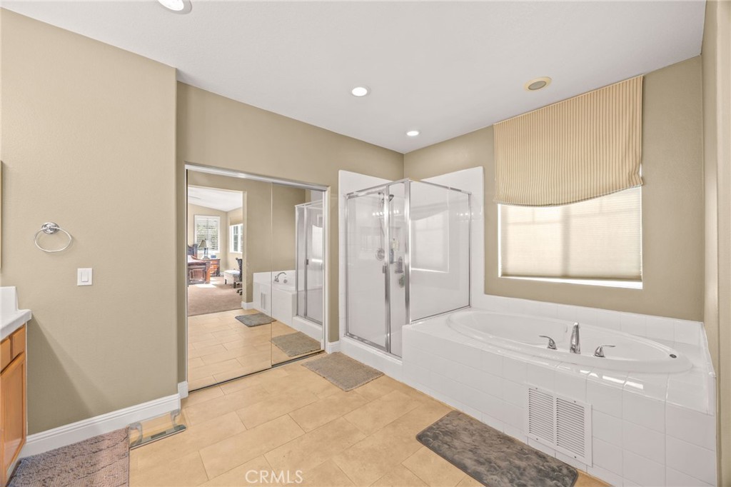 12161 Split Rein Drive Rancho Cucamonga, CA 91739 - Photo 27 of 45 Primary Suite Bathroom