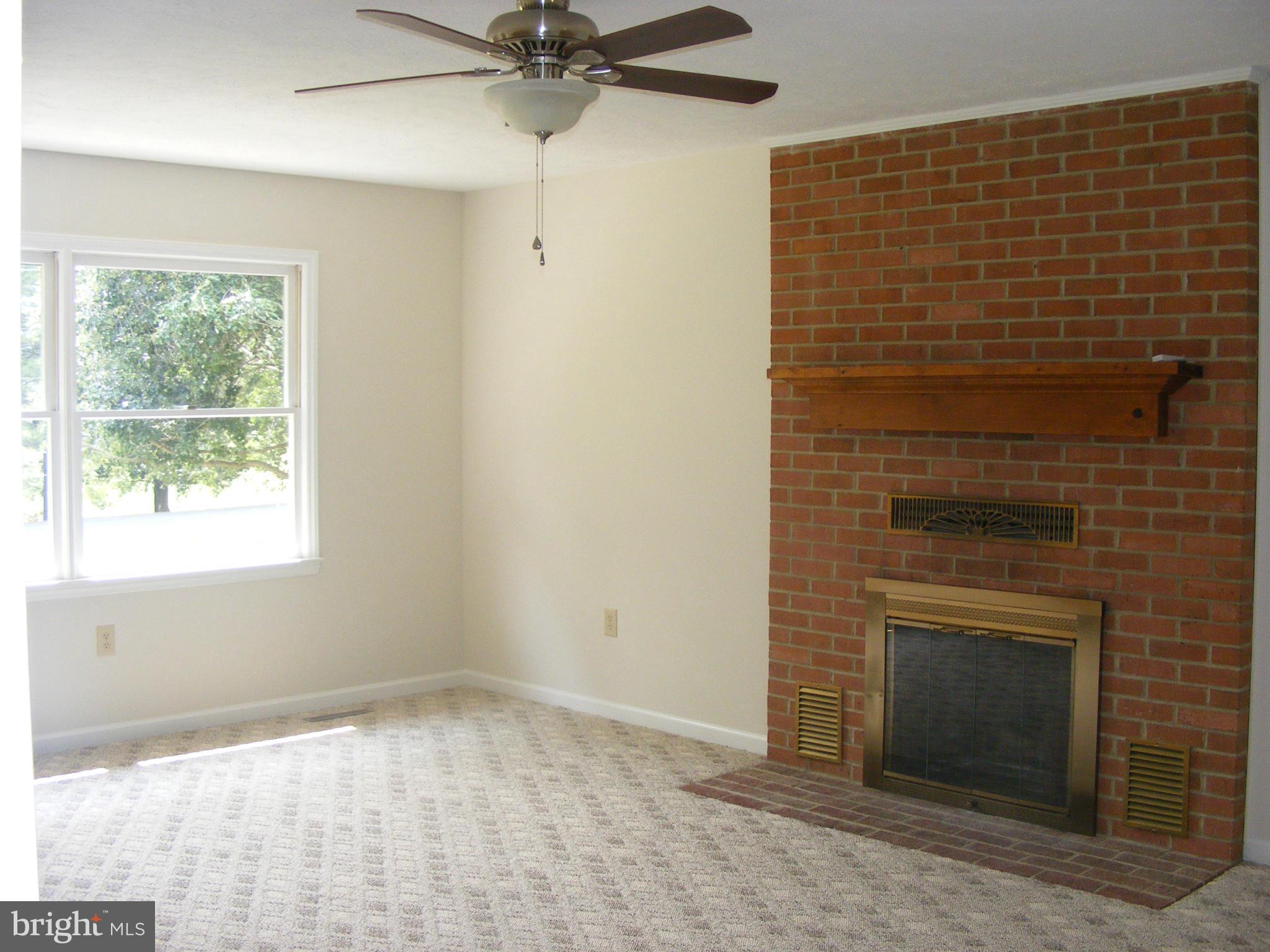 1192 Bowling Green Road Front Royal, VA 22630 - Photo 13 of 30 Family Room