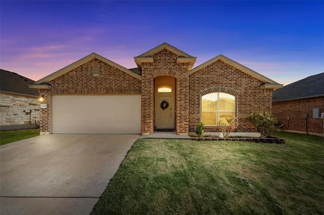 $290,000 | 2800 Skinner Drive, Lorena, TX 76655